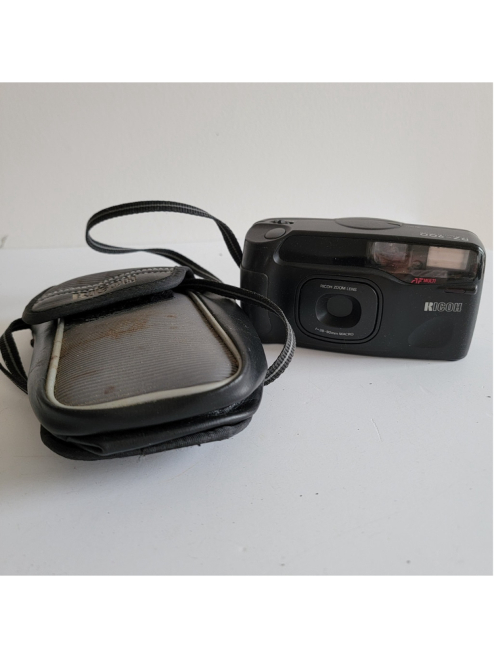 Ricoh Truzoom RZ-900 35mm Point & Shoot Film Camera 90s Vintage Case